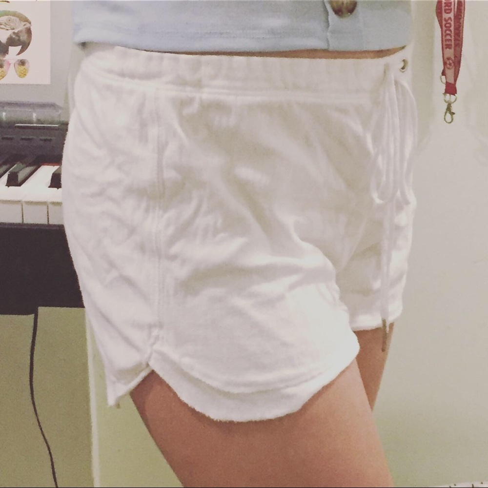 Gap fit white shorts